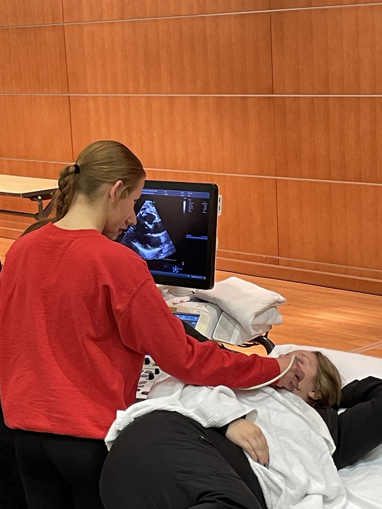 Recently, a group of juniors and seniors had an incredible opportunity to participate in Health Careers Exploration Day at Mayo Clinic!  
