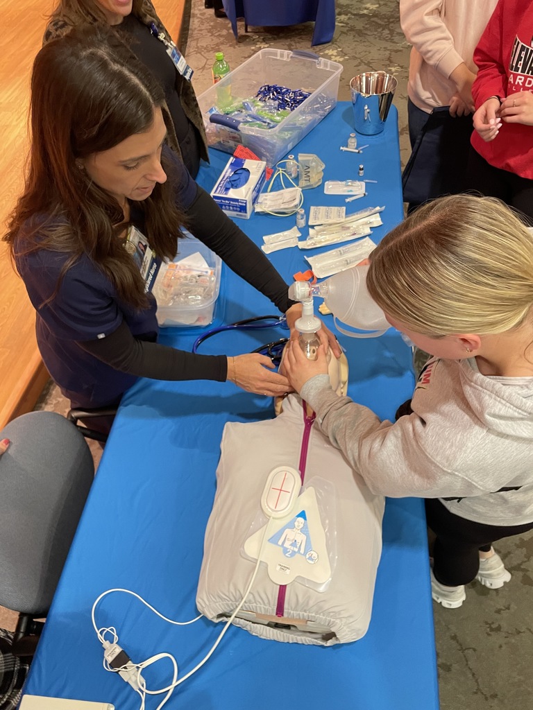 Recently, a group of juniors and seniors had an incredible opportunity to participate in Health Careers Exploration Day at Mayo Clinic!  