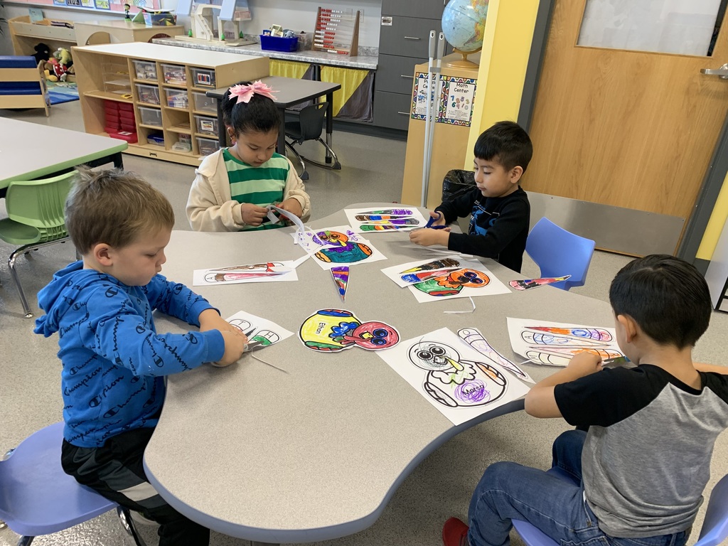 Ms. Sterry’s class got to work strengthening their hands while cutting out festive name turkeys! 