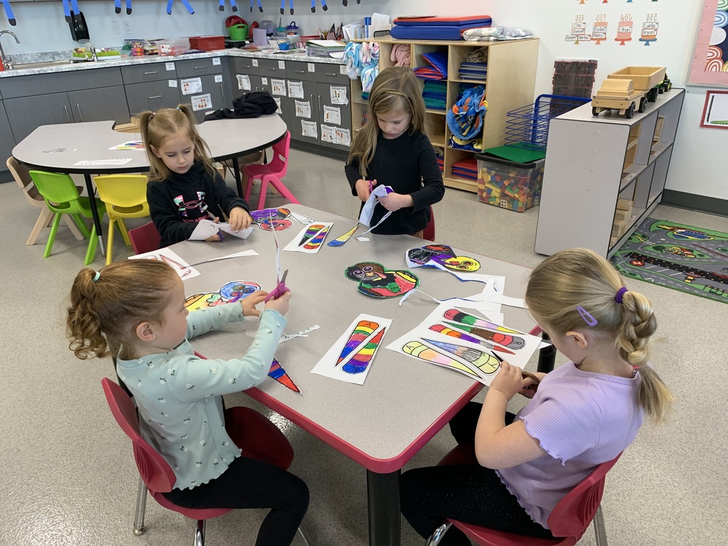 Ms. Sterry’s class got to work strengthening their hands while cutting out festive name turkeys! 