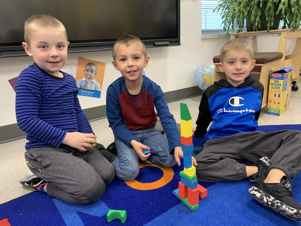 Ms. Sterry’s class spent a Math lesson identifying the shapes of different blocks and then using them to build creative towers. 