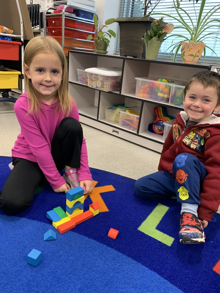 Ms. Sterry’s class spent a Math lesson identifying the shapes of different blocks and then using them to build creative towers. 