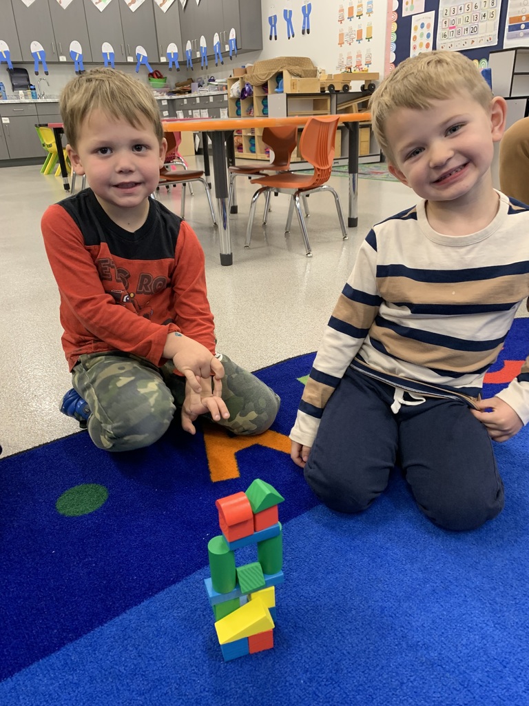 Ms. Sterry’s class spent a Math lesson identifying the shapes of different blocks and then using them to build creative towers. 