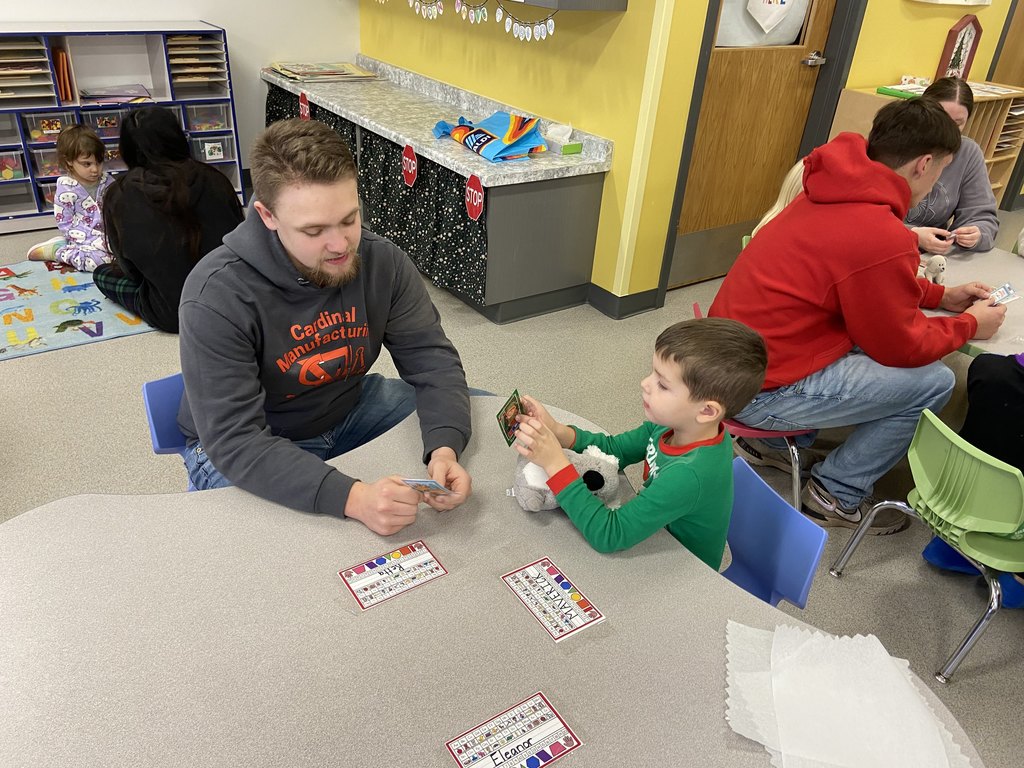 Seniors + 4K friends + holiday cheer = pure happiness. 