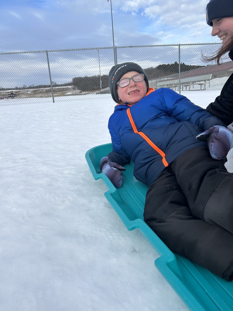 Mrs. Heldt’s kindergarten celebrated great behavior with a sledding reward and then warmed up with cozy cups of hot cocoa.
