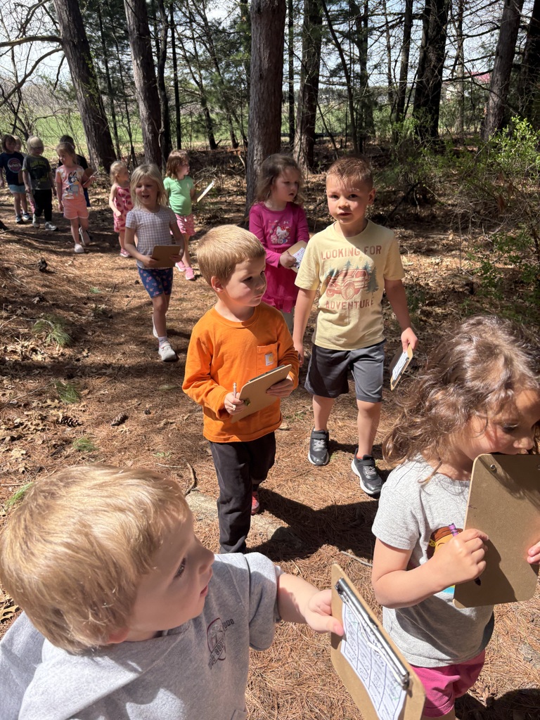 Mrs. Niesen’s 4K class celebrated Earth Day with a nature scavenger hunt!