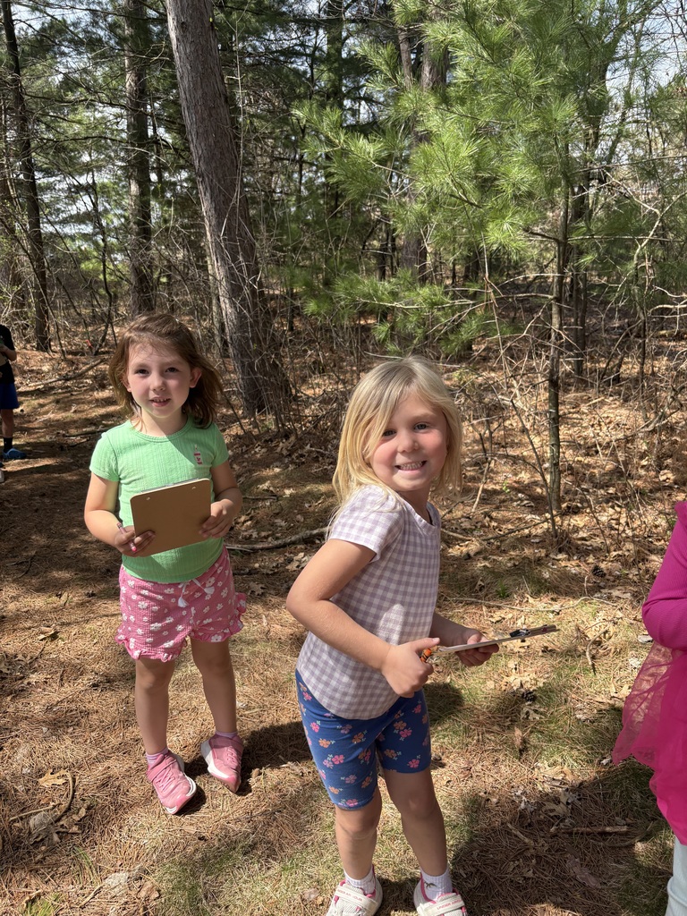 Mrs. Niesen’s 4K class celebrated Earth Day with a nature scavenger hunt!