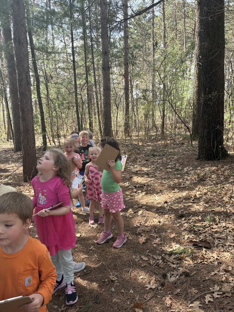 Mrs. Niesen’s 4K class celebrated Earth Day with a nature scavenger hunt!