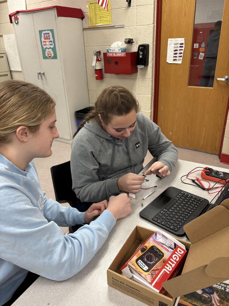 Hands-on learning in action! Students recently created their own “Operation” style circuitry games after completing our metabolic reactions unit and learning about the human body.