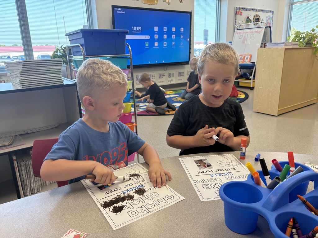 rs. Niesen’s 4K class had a great kickstart to school this week, many friendships were made!