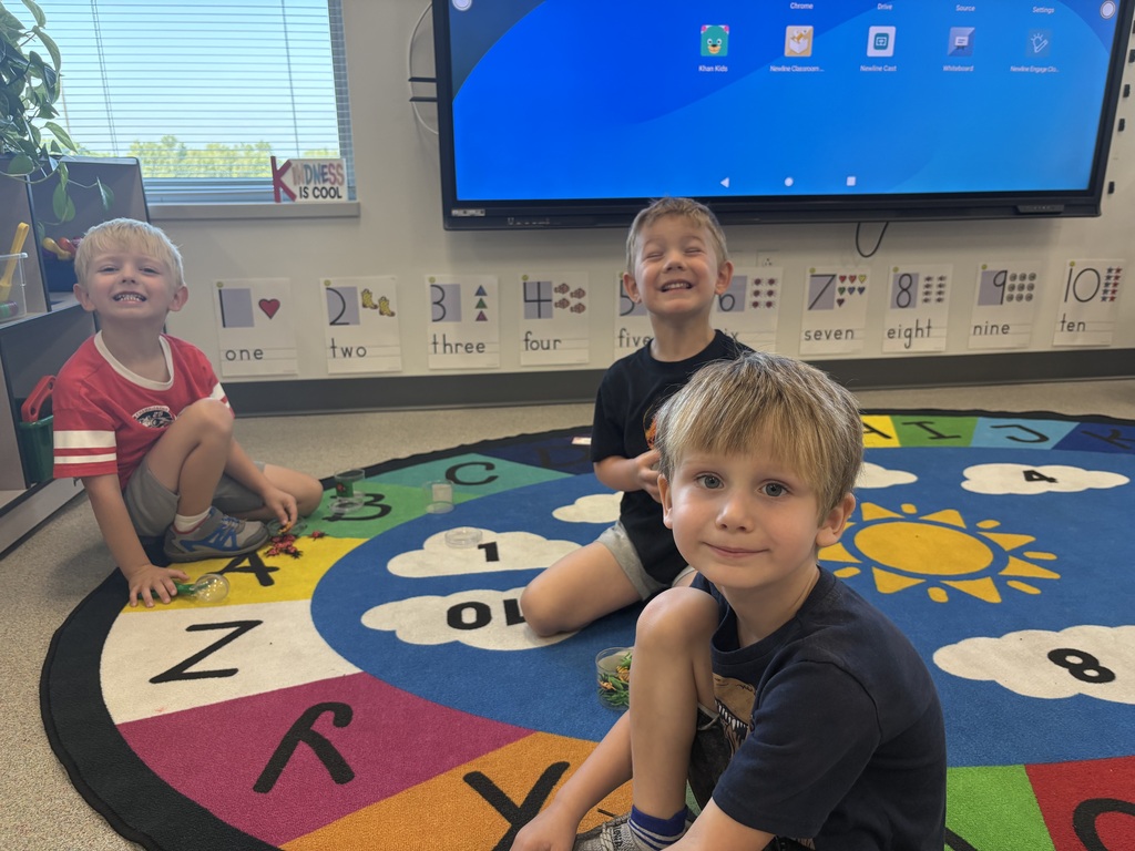 rs. Niesen’s 4K class had a great kickstart to school this week, many friendships were made!
