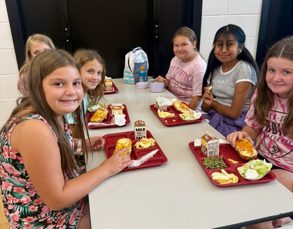 Students enjoyed Hawaiian French bread pizza with side salad, green beans, apples and milk.
