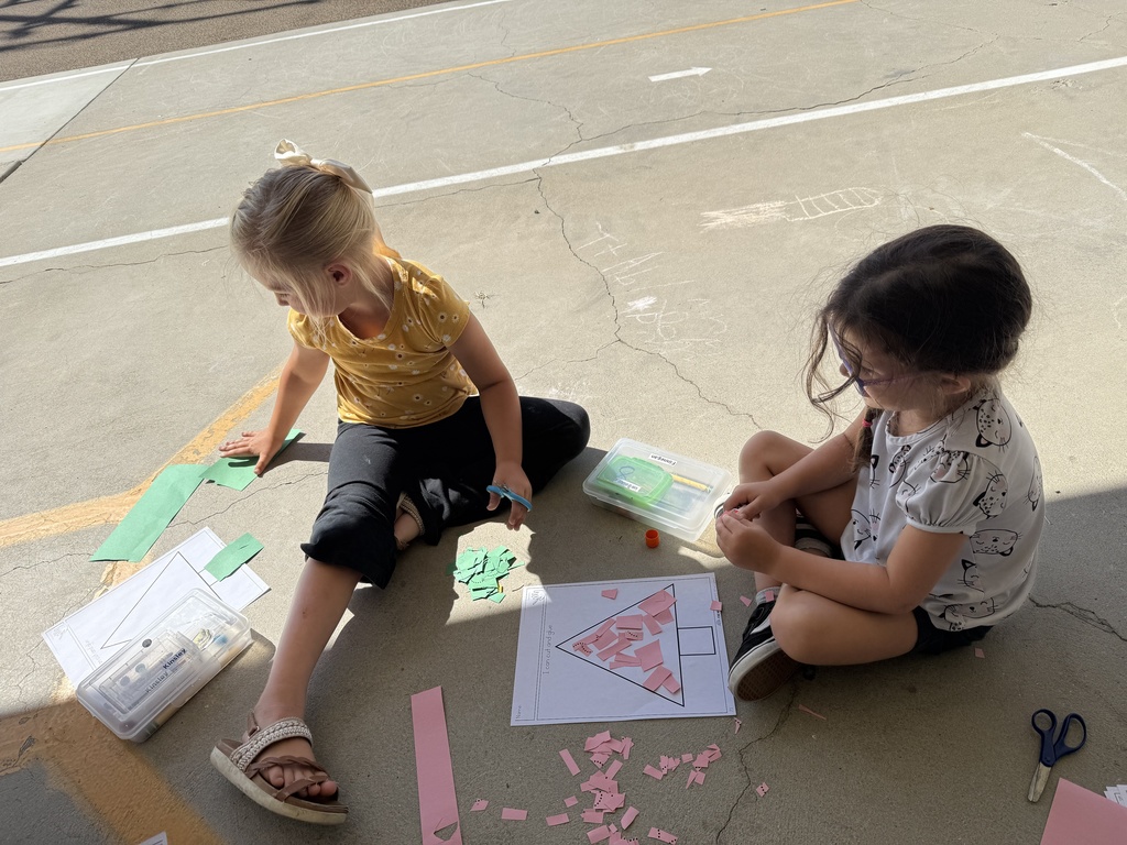 Tk students use manipulatives to learn
