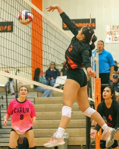 Wells volleyball vs Carlin
