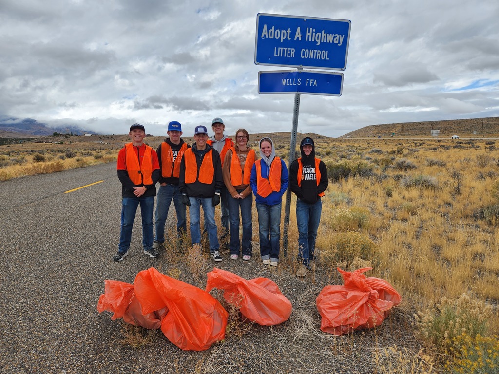 FFA students volunteering to clean up trash