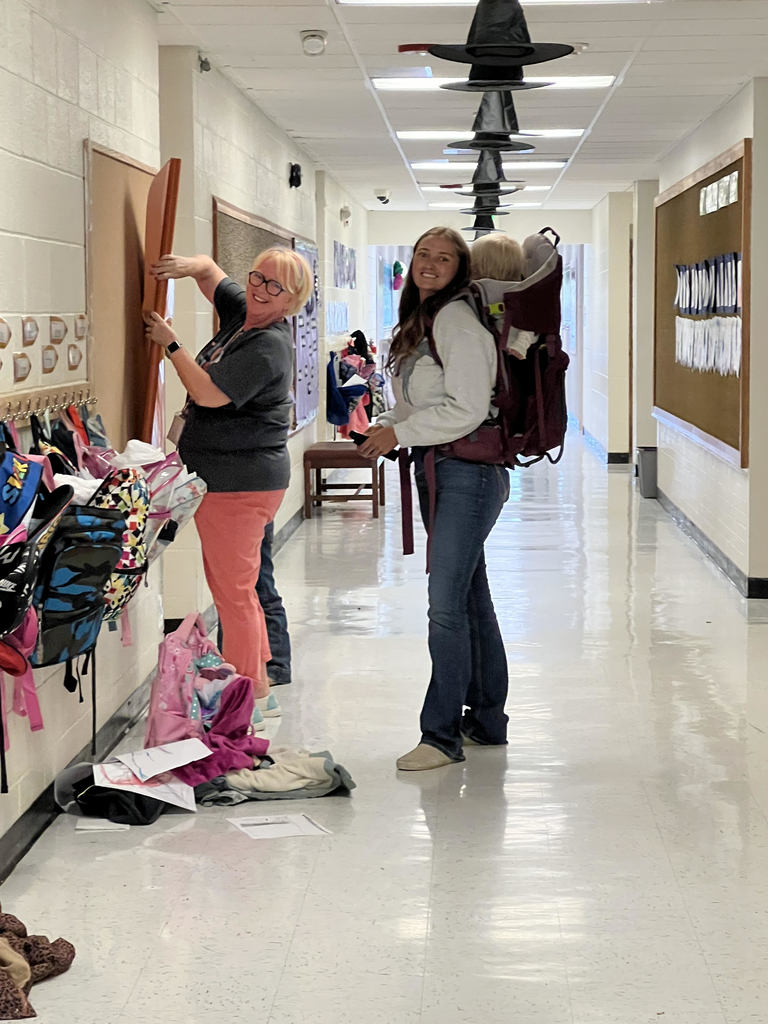 Parent volunteer at the elementary school