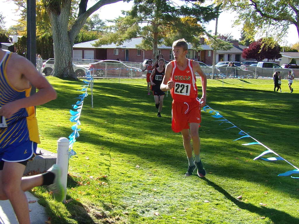 WHS cross country runners at Lowry