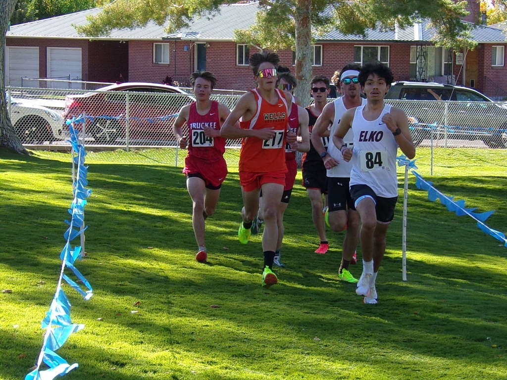 WHS cross country runners at Lowry