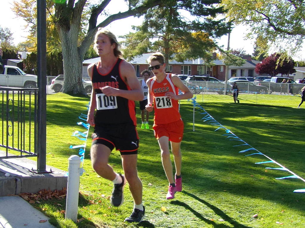 WHS cross country runners at Lowry