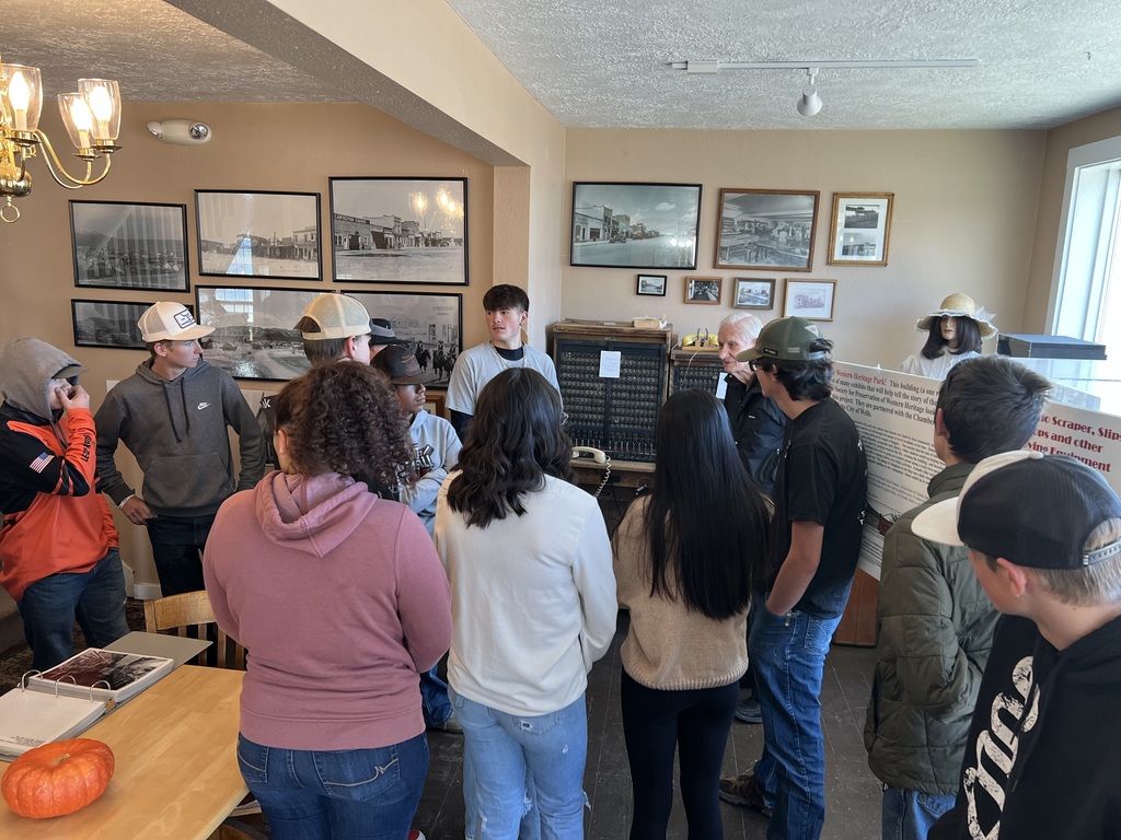 Sophomore english class town tour