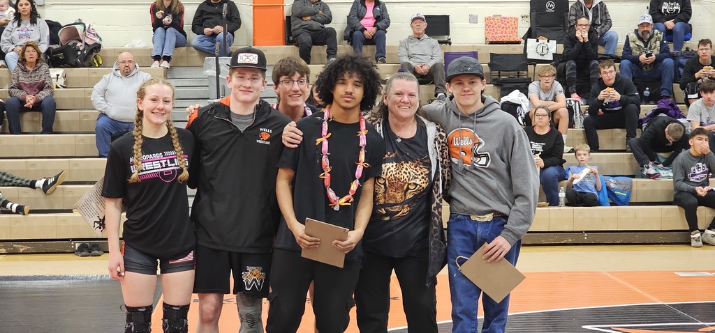 WHS senior wrestlers