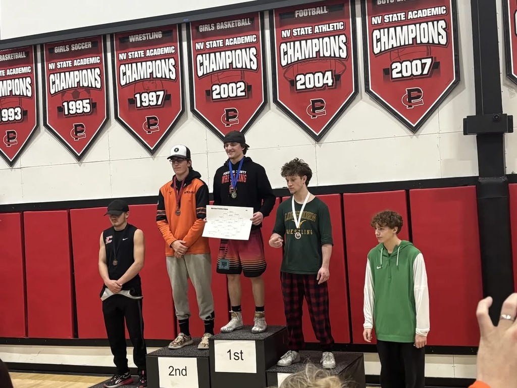 WHS wrestlers at regionals in Lovelock