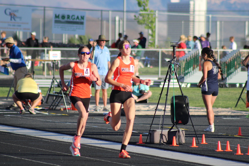 1600 meter runners 