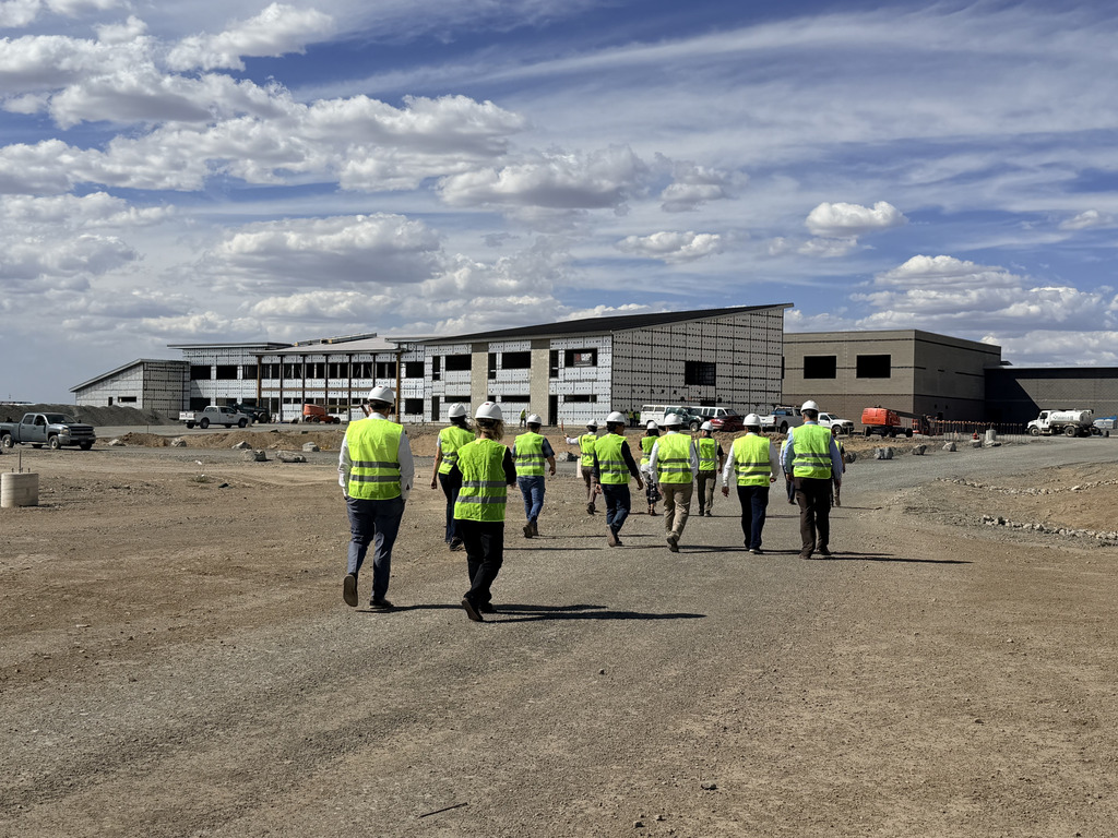 Walking to new Owyhee School