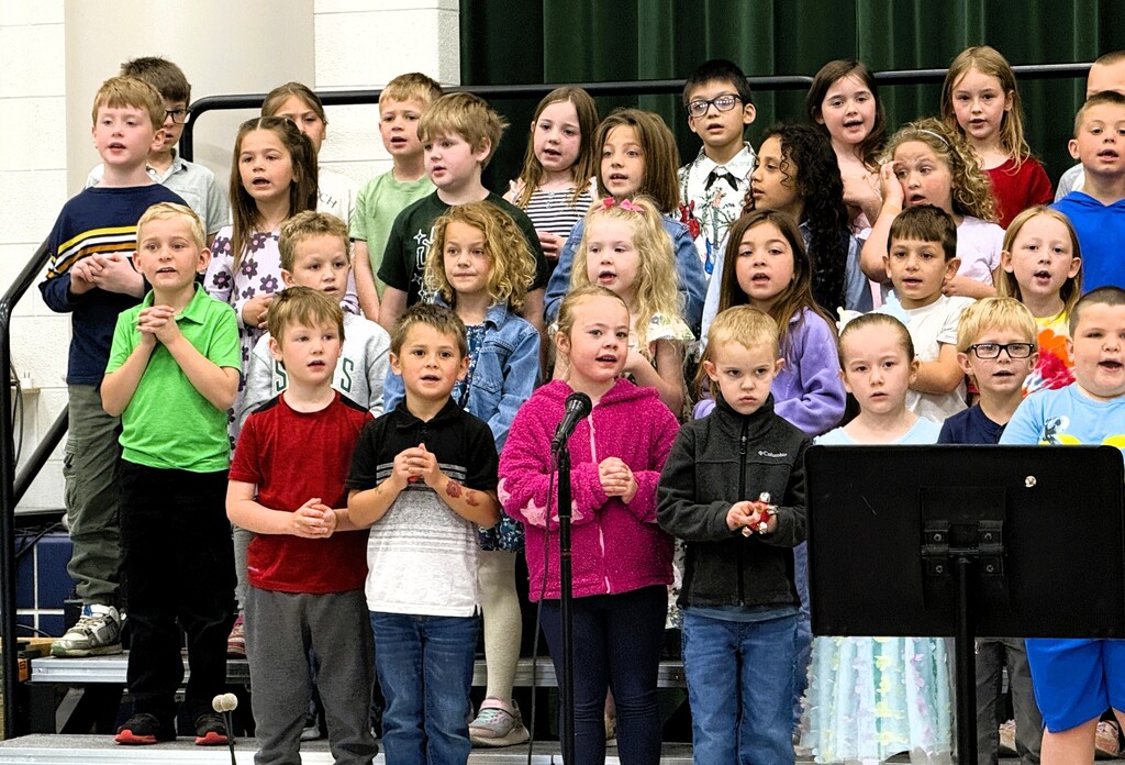 DK and Kindergarten at spring program