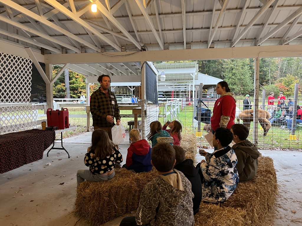 Ag students teacher and assisting 3rd graders from various schools