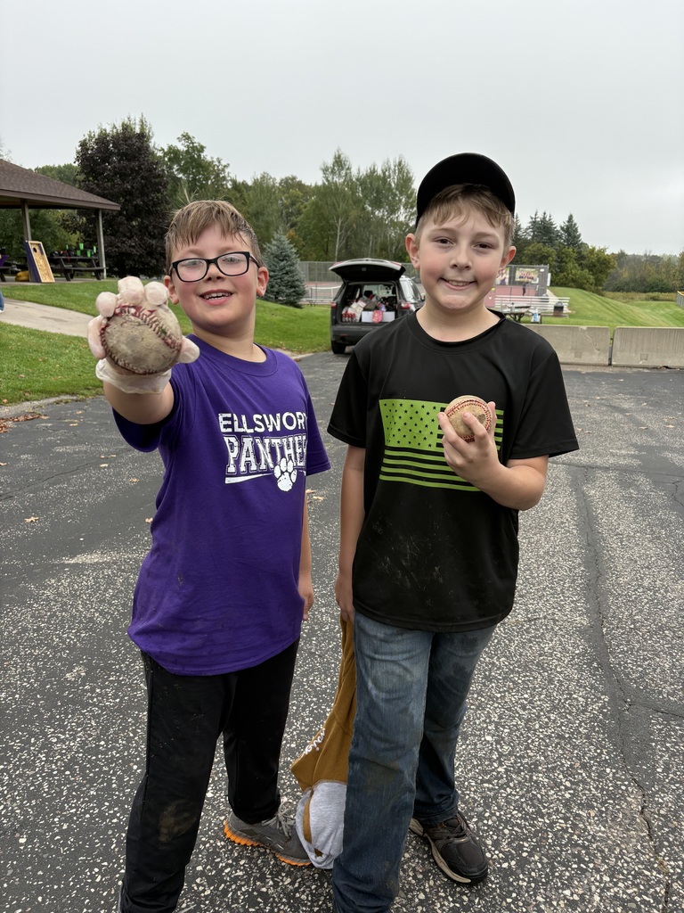 💜 On Tuesday, our 9th, 10th, and 12th graders took part in a Day of Service across the community. Our 5th graders from EES didn’t want to miss out on the chance to help, so they joined in too!  🧹 Each 5th grade class headed to different spots around town with some high school helpers to pick up trash and give back. What an awesome way for our youngest Panthers to be part of Service Learning Day and show Panther Pride in the community! 🐾  #PantherPride #ServiceLearning