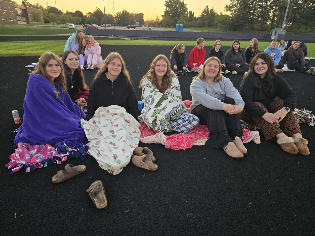 ☀️🌅 The Class of 2025 kicked off their last EHS Homecoming Week with Senior Sunrise this morning. At 6:45 a.m., they gathered on the football field with coffee, juice, and donuts to watch the sun rise together.  It was a simple but meaningful moment — a reminder of how far they’ve come and how quickly their time at EHS is flying by. Here’s to making the most of every memory in their senior year. 💜🖤 #PantherPride
