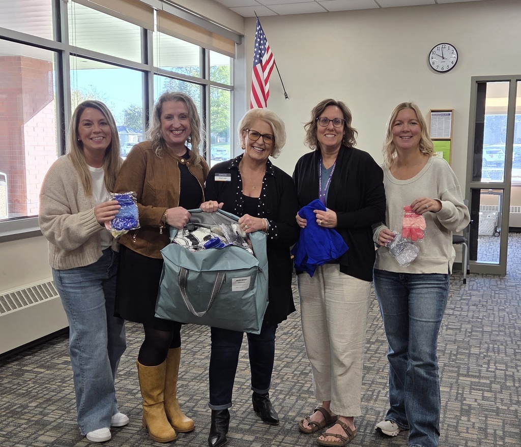 💜 Thank you to the ladies from Ellsworth CCF Bank for stopping by with a generous donation of hats, gloves, and socks for our students! This fall, CCF is “showing thanks by giving back,” and their kindness will help keep our Panthers warm as the weather turns chilly. Small acts of kindness truly make a big difference. ❤️