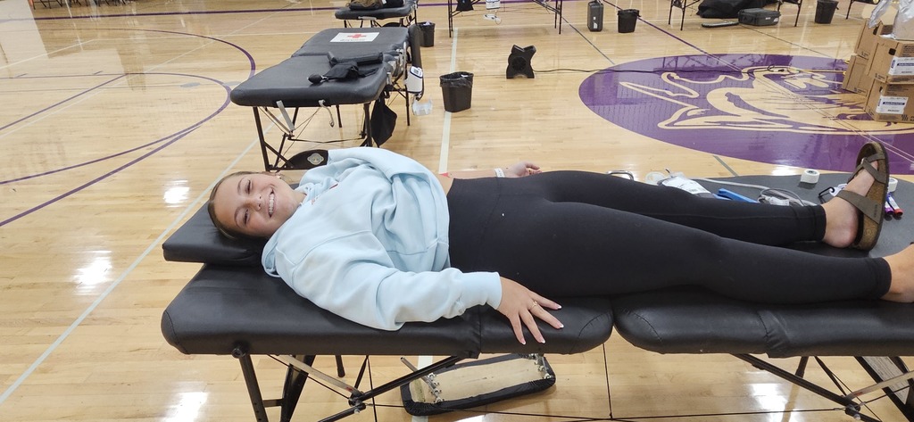💜 Last week, Ellsworth High School hosted a blood drive — and once again, our students, staff, and community members showed up in an incredible way! It’s always inspiring to see so many people giving back to such an important cause. According to the American Red Cross, one blood donation can save up to three lives. ❤️ Thank you to everyone who rolled up their sleeve to make a difference! 🩸 #PantherPride