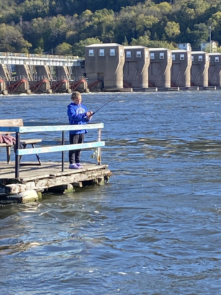 🎣 Our 5th graders had an amazing time on their Red Wing ELC IGo field trips! One group headed to the Alma Fishing Float — and even though the fish weren’t biting much, they all agreed it was the best field trip ever! Other students spent the day enjoying outdoor adventures like cookery, fishing, canoeing, photography, and rock climbing. It was a perfect day for learning, exploring, and making memories outdoors! 🌞🍂