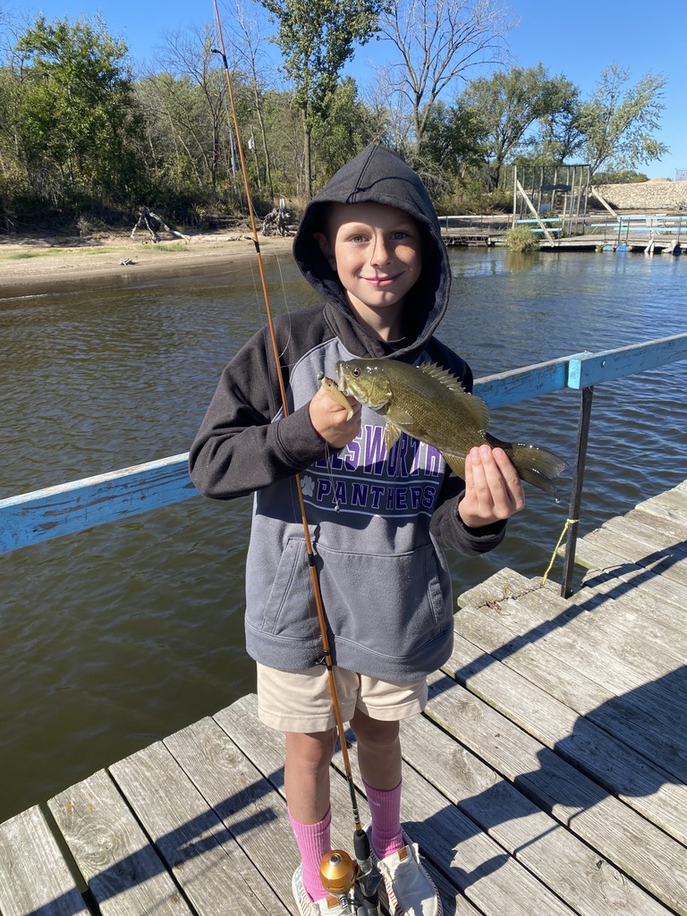 🎣 Our 5th graders had an amazing time on their Red Wing ELC IGo field trips! One group headed to the Alma Fishing Float — and even though the fish weren’t biting much, they all agreed it was the best field trip ever! Other students spent the day enjoying outdoor adventures like cookery, fishing, canoeing, photography, and rock climbing. It was a perfect day for learning, exploring, and making memories outdoors! 🌞🍂