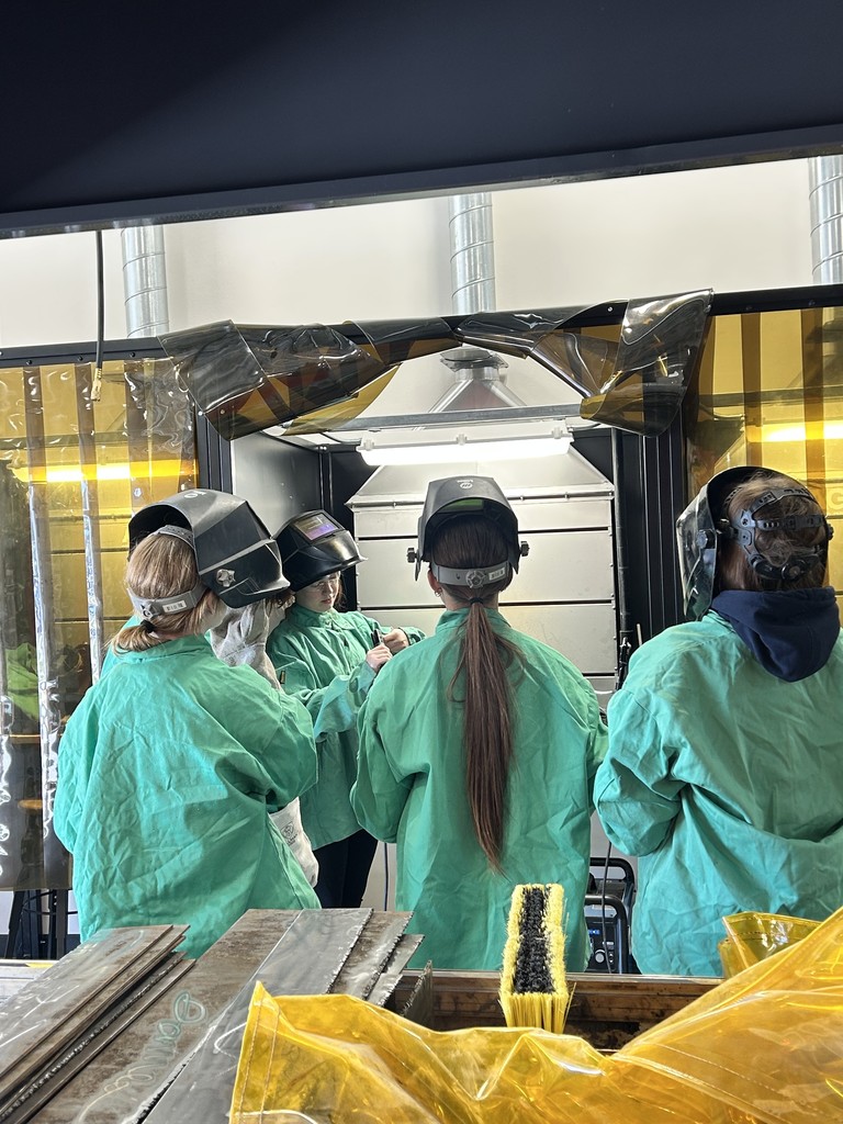 🔥 Women in Welding at EHS! Mr. Manosky recently launched a new Excel program at Ellsworth High School to encourage more girls to get involved in tech and trades. Sophomore Grace Nelson is leading the way in this pilot program, learning welding skills and inspiring others to give it a try. They’re also putting our new welding booths—part of the recent CTE renovation—to great use! We’re excited to see this program grow and to watch more young women explore hands-on, technical careers. 💜 #PantherPride #WomenInWelding