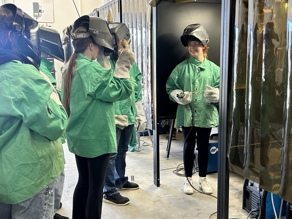 🔥 Women in Welding at EHS! Mr. Manosky recently launched a new Excel program at Ellsworth High School to encourage more girls to get involved in tech and trades. Sophomore Grace Nelson is leading the way in this pilot program, learning welding skills and inspiring others to give it a try. They’re also putting our new welding booths—part of the recent CTE renovation—to great use! We’re excited to see this program grow and to watch more young women explore hands-on, technical careers. 💜 #PantherPride #WomenInWelding