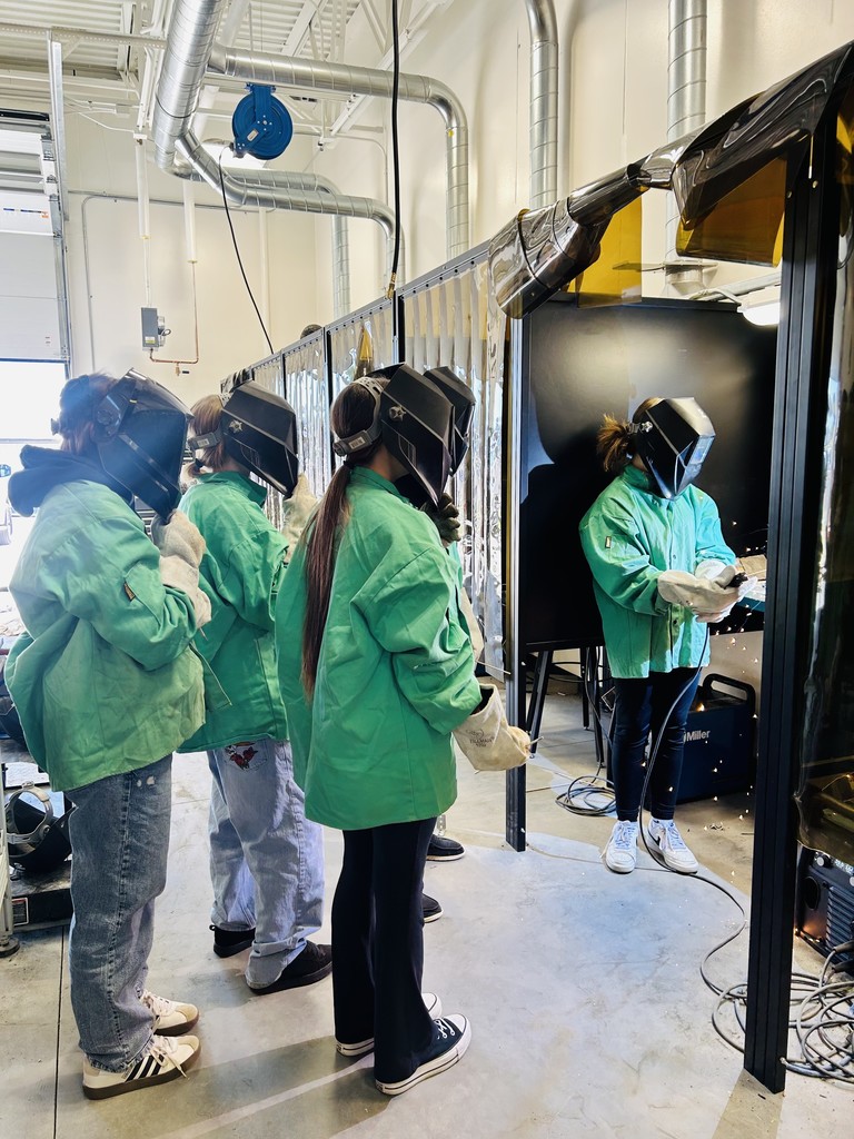 🔥 Women in Welding at EHS! Mr. Manosky recently launched a new Excel program at Ellsworth High School to encourage more girls to get involved in tech and trades. Sophomore Grace Nelson is leading the way in this pilot program, learning welding skills and inspiring others to give it a try. They’re also putting our new welding booths—part of the recent CTE renovation—to great use! We’re excited to see this program grow and to watch more young women explore hands-on, technical careers. 💜 #PantherPride #WomenInWelding