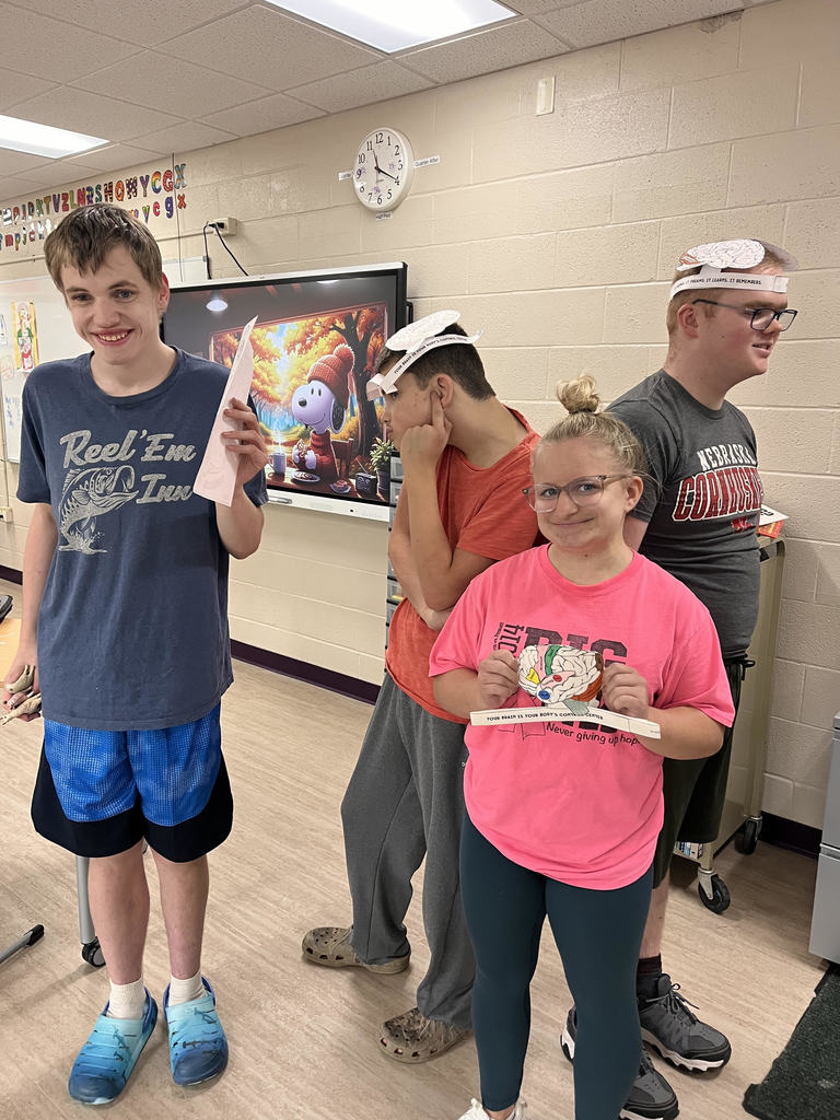 🧠 Mrs. Whalen shared a fun snapshot from Room 220 where Biology students have been diving into different body systems this month! Today’s focus was the nervous system, and students made brain hats to help them learn all about how it works. Some were so proud of their creations they wore them the rest of the day!