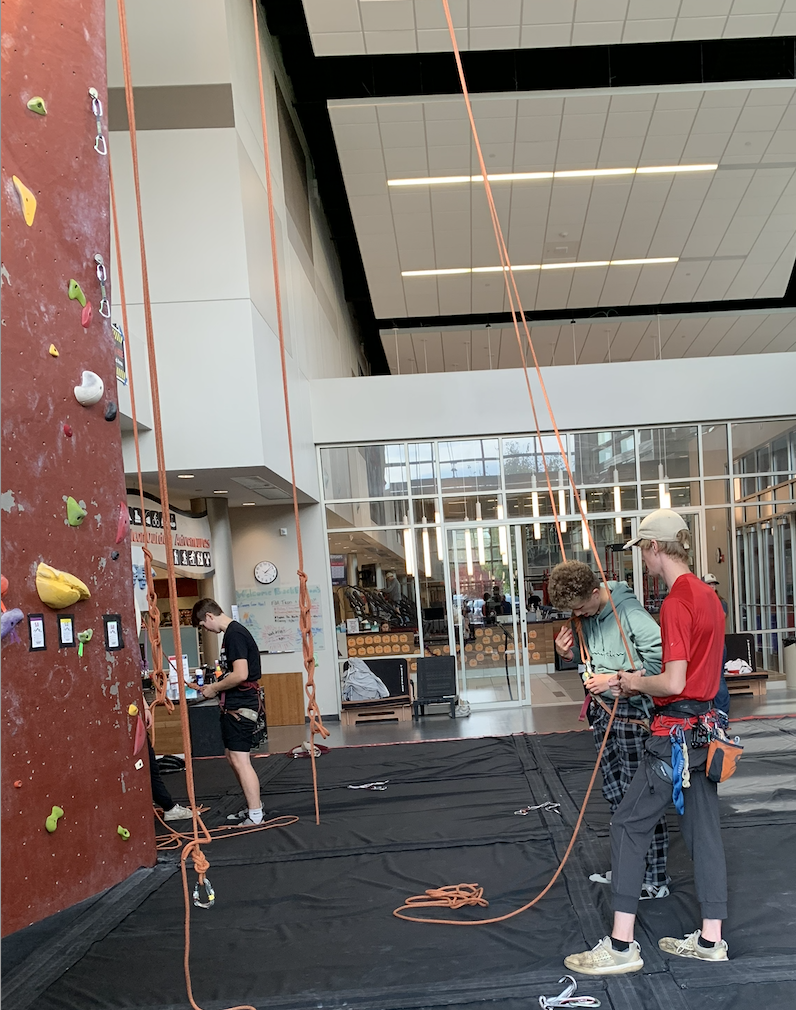 💜 Adventure Lit on the move!  Mrs. Traynor’s Adventure Lit class took on the rock wall at UW–River Falls last week. 🧗♂️  Students pushed themselves, encouraged each other, and learned what it means to trust your team (and your harness). We’re proud of their effort and the way they represented EHS! 💜🐾