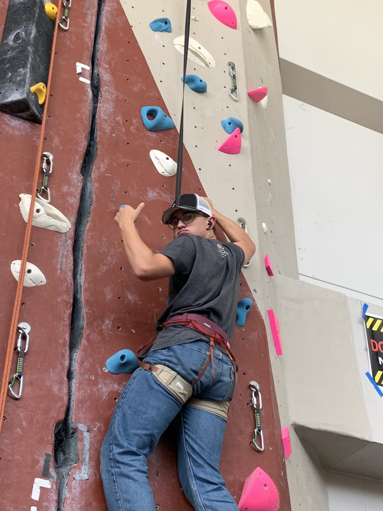 💜 Adventure Lit on the move!  Mrs. Traynor’s Adventure Lit class took on the rock wall at UW–River Falls last week. 🧗♂️  Students pushed themselves, encouraged each other, and learned what it means to trust your team (and your harness). We’re proud of their effort and the way they represented EHS! 💜🐾