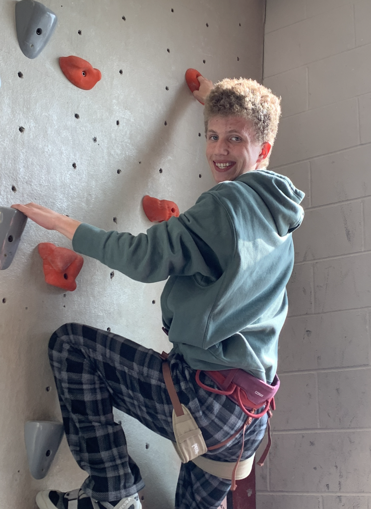 💜 Adventure Lit on the move!  Mrs. Traynor’s Adventure Lit class took on the rock wall at UW–River Falls last week. 🧗♂️  Students pushed themselves, encouraged each other, and learned what it means to trust your team (and your harness). We’re proud of their effort and the way they represented EHS! 💜🐾