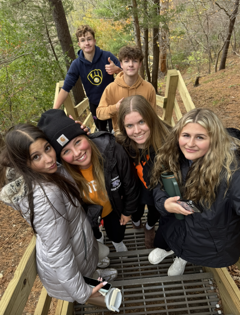Mr. Benson’s High School Outdoor Adventure class hit the trails at Willow River State Park in Hudson, WI! 🥾🌲 It’s always nice to take a break from the school day, enjoy the fresh air and nature, and make some great memories with classmates. What a perfect day to explore the outdoors!