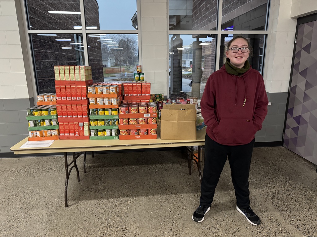 We have to give a special shout-out to Maryanne Petersen for her incredible contribution to our Middle School food drive. She donated over 180 canned items, 120 boxes of stuffing, and more than a dozen turkeys and hams — a remarkable act of kindness and generosity.  Thanks to her donation, her advisory won the pizza party, but even more importantly, she made a big difference for families in our community.  Way to go, Maryanne — you made us proud! 🐾💜