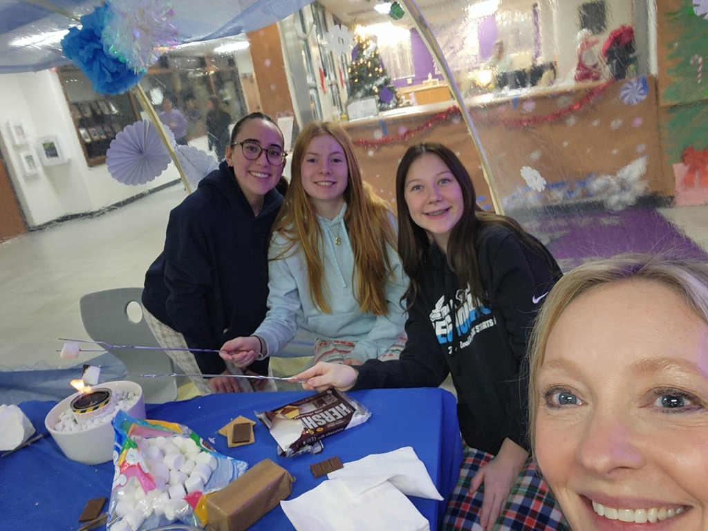 ❄️ This week, high school students were greeted with a fun surprise when they walked through the doors—an indoor igloo!  Students could sign up to make indoor s’mores with our new principal, Ms. Burch. It was a great way to connect, share some laughs, and wrap up the week heading into winter break. 🔥🍫🏔️  Sometimes the little moments make the biggest memories. 💜🐾