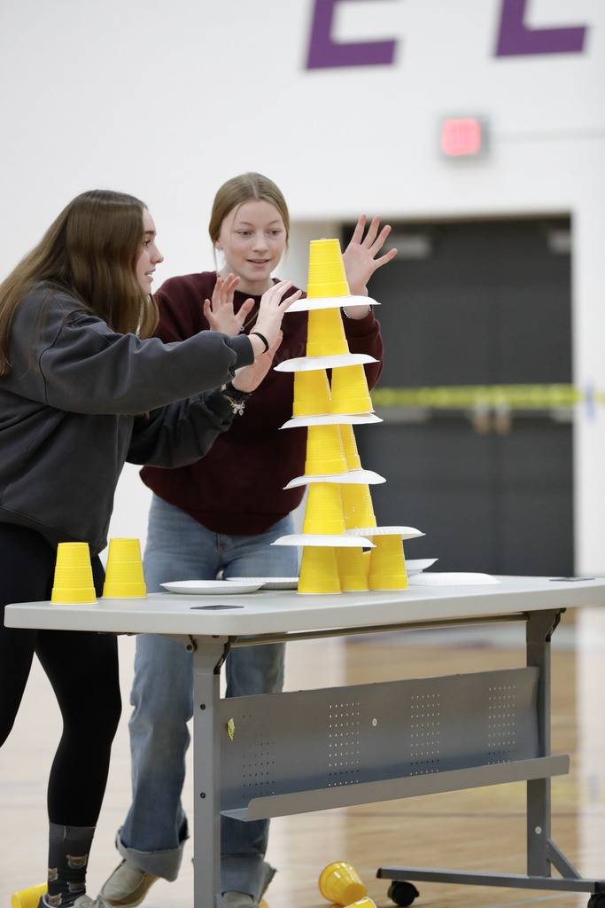 📸 Catching up on photos from before winter break was dismissed!  We had so much fun happening in our buildings, and we’re excited to finally start sharing it all. There was a lot of joy, creativity, and school spirit packed into those last days before break.  At Ellsworth High School, students wrapped things up with a Holiday Fest filled with fun games and an ugly sweater contest that did not disappoint 🎄😄  Thanks for your patience as we catch up. More fun photos coming your way!
