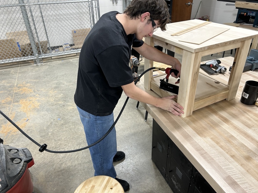 🪵✨ Hands-on learning in action!  Our foreign exchange student Max Revolta-Piot has been hard at work in General Woods class, putting time and care into building his own table. It’s been great to see his focus, creativity, and craftsmanship come together as the project takes shape.  We love seeing students learn new skills and take pride in what they create. Nice work, Max! 💜🐾