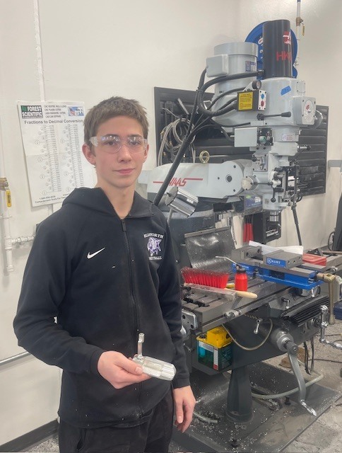 ⛳🔥 From the shop to the green! 🔥⛳  Students in Mr. Manosky’s class have been putting our new equipment to work in a big way. Using the HAAS mills and TIG welders, they’ve been designing and creating their own custom putter heads from start to finish. How cool is that?  This is hands-on learning at its best. Students are taking an idea, turning it into a design, machining it with precision, and finishing it with high-level welding skills. These are real-world experiences that connect directly to careers in manufacturing, engineering, and skilled trades.  Our new CTE area is already making an impact. The upgraded space and equipment are giving students access to industry-level tools and the opportunity to build skills that will serve them long after graduation.  Way to go, Panthers! 💜🖤 #PantherPride #CTE #HandsOnLearning