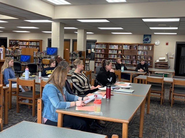 The Ellsworth E3 recently hosted their annual Service Learning Grant Program at Ellsworth High School. This opportunity is open to students with service projects who need start-up funding to bring their ideas to life.  Students presented their proposals to a board of community members and participated in a Q&A session to share their vision and impact. It’s always inspiring to see our students step up, think big, and serve others.  A special thank you to the Power of 100 group for their generous donation to help fund this program for the next few years. Your support makes a lasting difference.